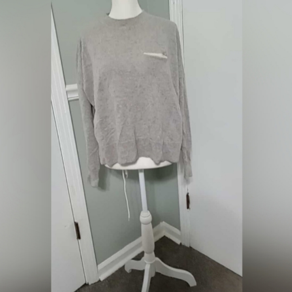 Demylee New York Cashmere Gray Long Sleeve Sweater with Front Pocket XS